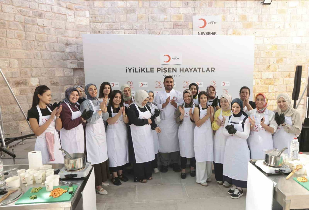 TÜRK KIZILAY’IN DEPREMDEN ETKİLENEN KADINLARIN İSTİHDAMA KATILIMINI DESTEKLEMEK AMACIYLA YÜRÜTTÜĞÜ...