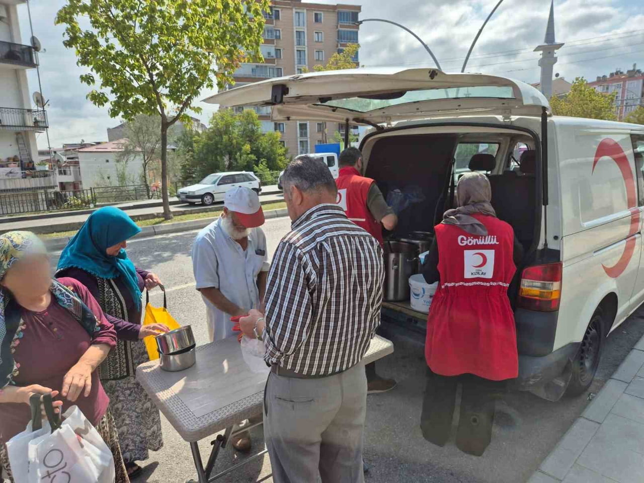 TÜRK KIZILAY SAMSUN ŞUBESİ BÜNYESİNDE FAALİYET GÖSTEREN AŞEVİNDE HAZIRLANAN SICAK YEMEKLER...