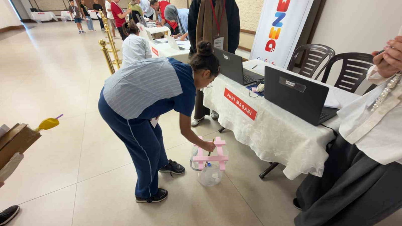 TÜRKİYE'NİN BİLİM VE TEKNOLOJİ ATILIMI İÇİN HAYATA GEÇİRDİĞİ "DENEYAP ATÖLYELERİ" UYGULAMA...