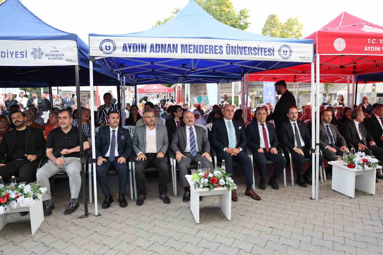 TÜRKİYE'NİN DEMOKRASİ TARİHİNİN ÖNEMLİ SİYASİ İSİMLERİNDEN MERHUM BAŞBAKAN ADNAN MENDERES, İDAM...