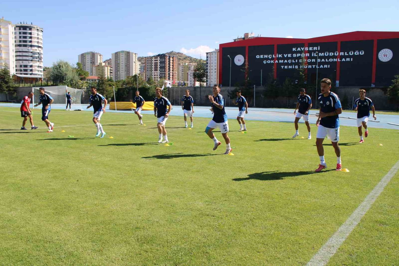 TÜRKİYE 3. LİG 3. GRUP’TA MÜCADELE EDEN KAYSERİ EKİBİ ERCİYES 38 FK’DA OYUNCULARA İKİ GÜN İZİN...