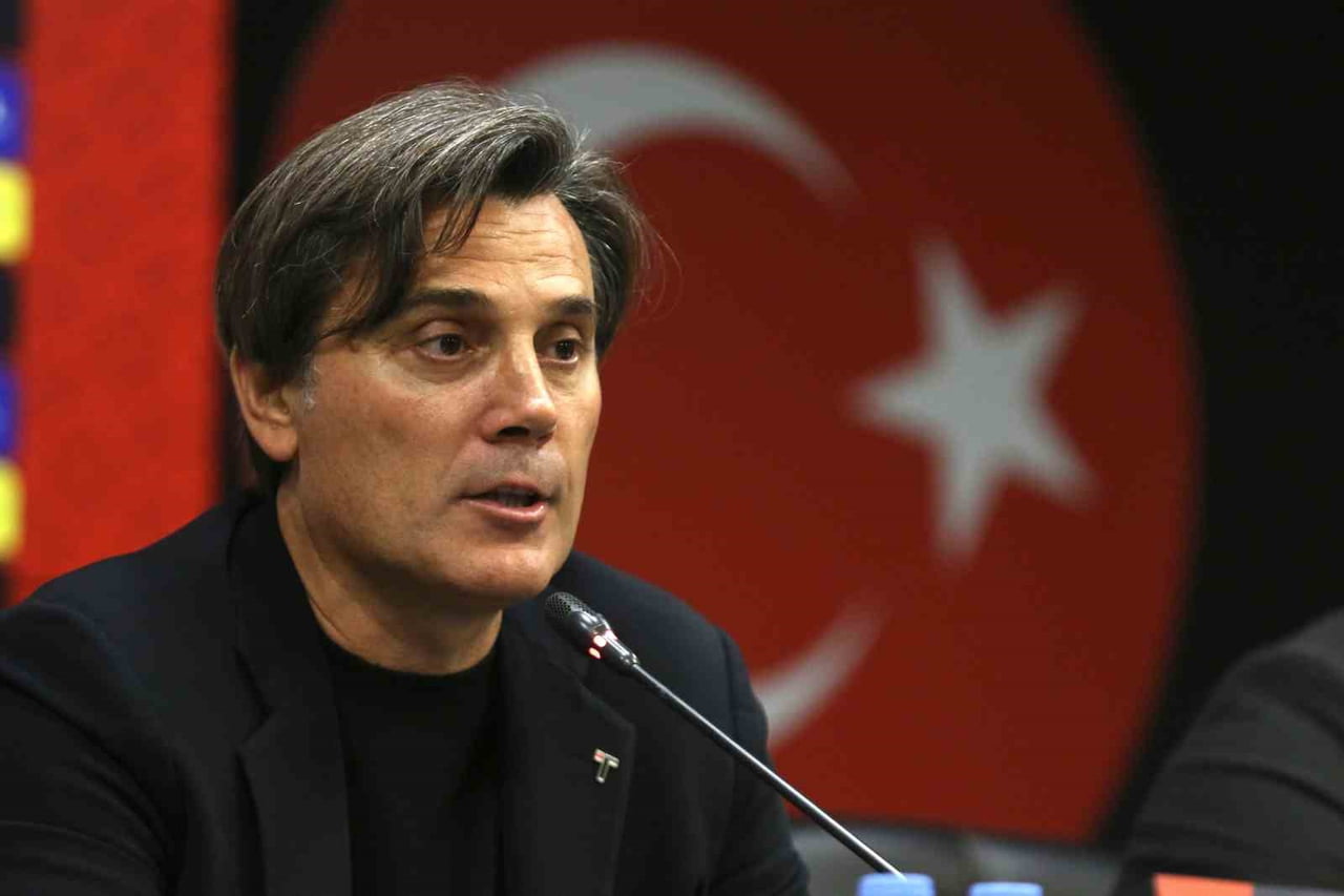 TÜRKİYE A MİLLİ FUTBOL TAKIMI TEKNİK DİREKTÖRÜ VİNCENZO MONTELLA MAÇTAN SONRA YAPTIĞI...