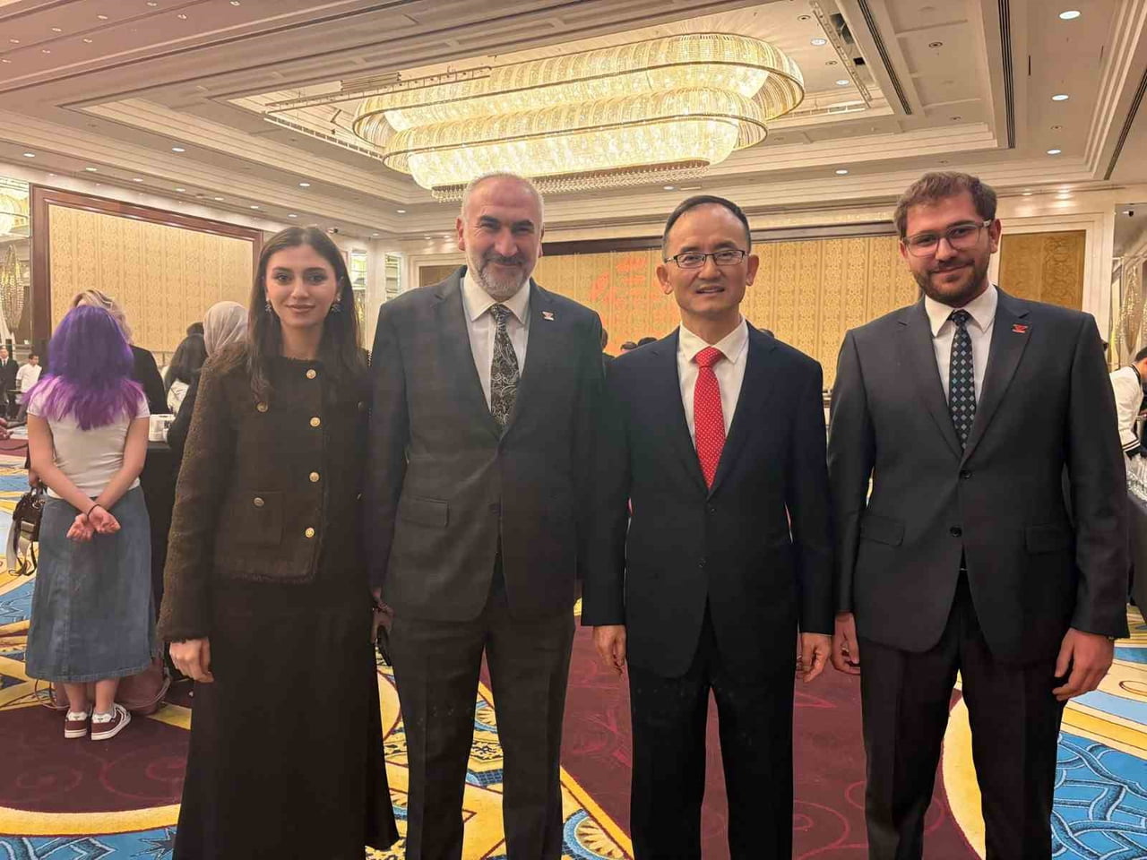 TÜRKİYE ÇİN İŞ GELİŞTİRME VE DESTEKLEME DERNEĞİ GENEL BAŞKANI İHSAN BEŞER, ÇİN HALK...