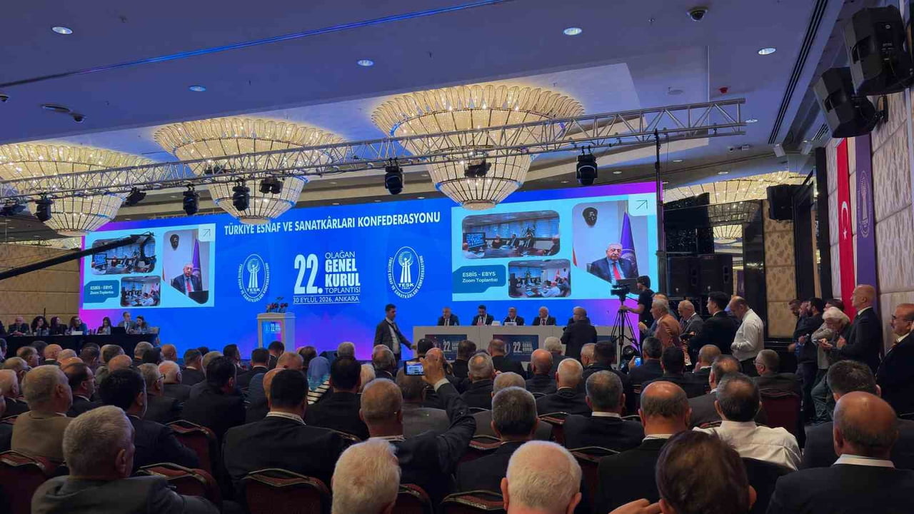 TÜRKİYE ESNAF VE SANATKARLARI KONFEDERASYONU (TESK) 22. OLAĞAN GENEL KURULU’NDA MEVCUT BAŞKAN...