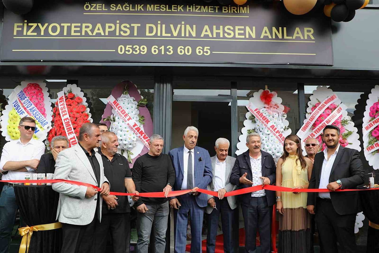 TÜRKİYE GAZETESİ VAN BÖLGE MÜDÜRÜ ŞÜKRÜ HAŞİM TALAY’IN KIZI FİZYOTERAPİST DİLVİN AHSEN ANLAR...