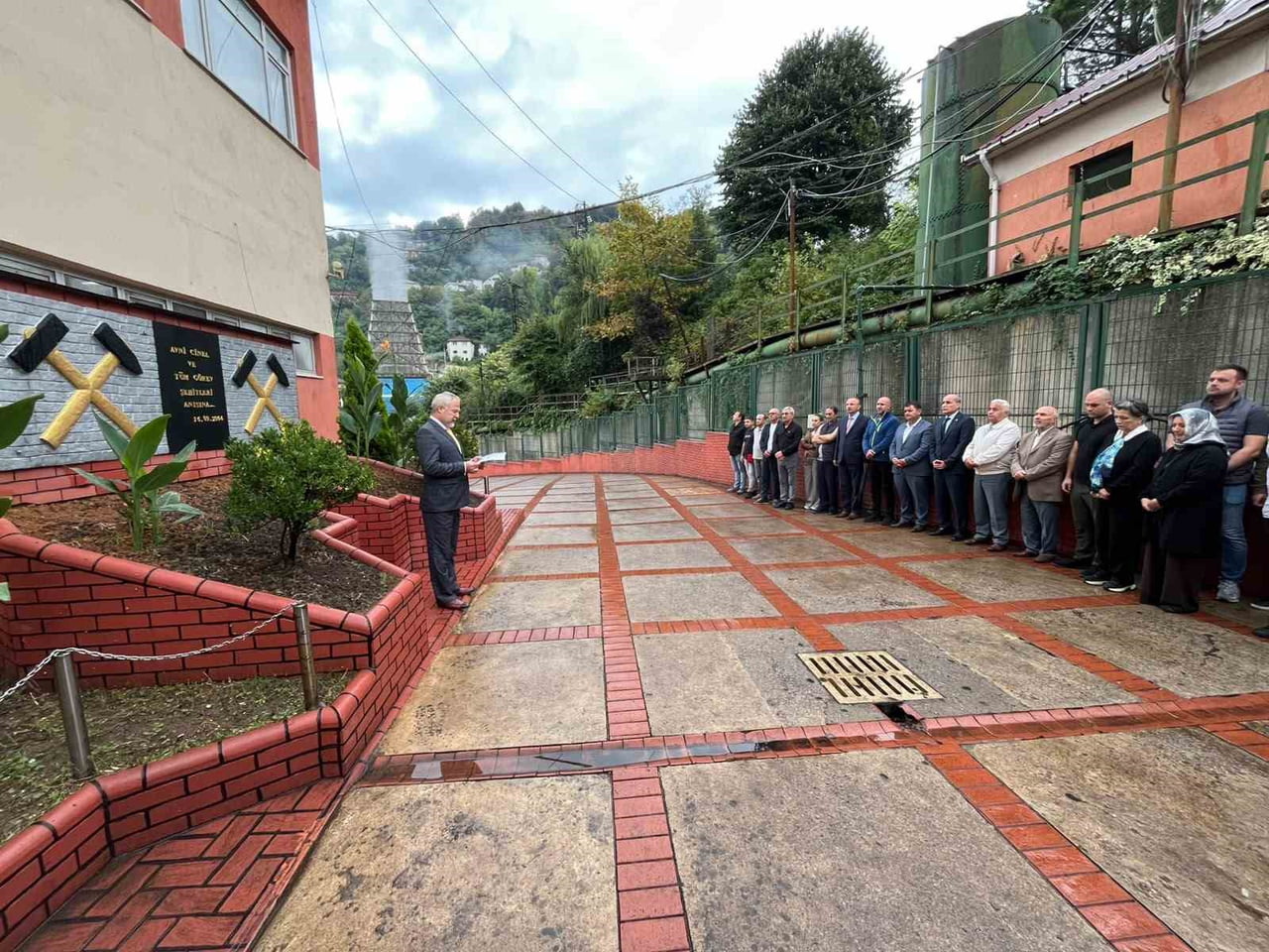 TÜRKİYE TAŞKÖMÜRÜ KURUMU (TTK) ÜZÜLMEZ MÜESSESE MÜDÜRLÜĞÜ’NDE 16 EYLÜL 2004 TARİHİNDE UĞRADIĞI...