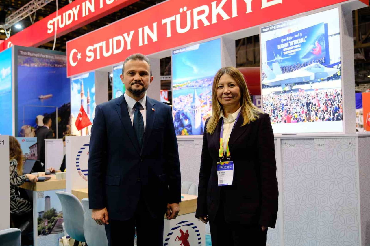 TÜRKİYE ULUSAL AJANSI BAŞKANI İLKER ASTARCI  VE REKTÖR PROF. DR. FATMA AYDIN