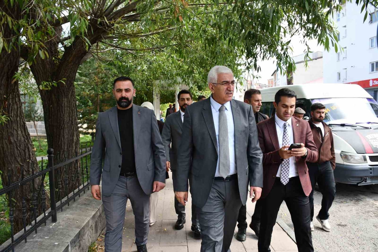TÜRKİYE YÜZYILI BULUŞMALARI İÇİN KARS’A GELEN AK PARTİ ERZURUM MİLLETVEKİLİ ÖZ, SARIKAMIŞ’TA ESNAF...