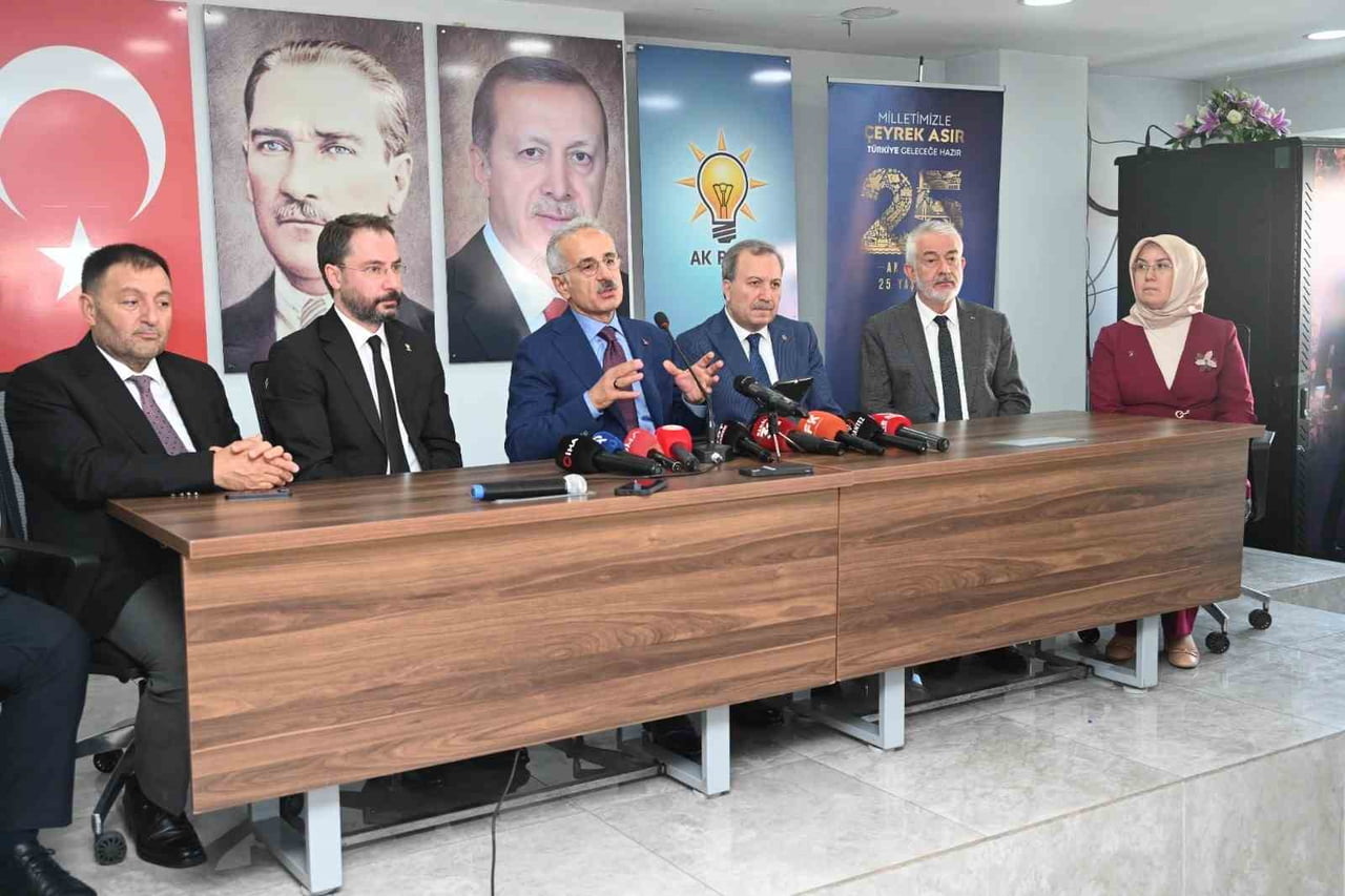 ULAŞTIRMA VE ALTYAPI BAKANI ABDULKADİR URALOĞLU, BİR DİZİ ZİYARET VE PROGRAMA KATILMAK ÜZERE...