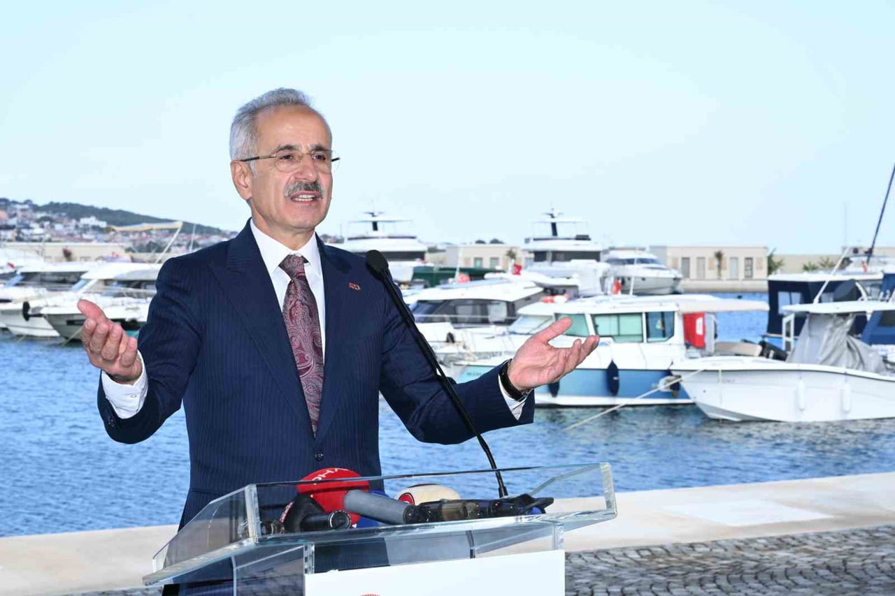 ULAŞTIRMA VE ALTYAPI BAKANI ABDULKADİR URALOĞLU, YERLİ TASARIMLA TÜRK TERSANELERİNDE İLK KEZ İNŞA...
