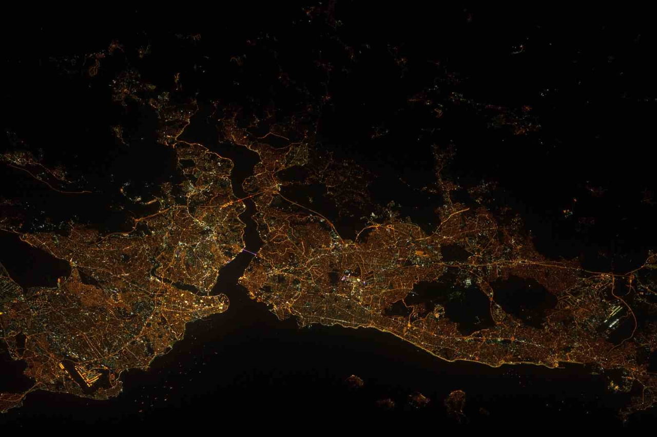 ULUSLARARASI UZAY İSTASYONU'NDA (ISS) GÖREV YAPAN ASTRONOTLAR TARAFINDAN ÇEKİLEN İSTANBUL...