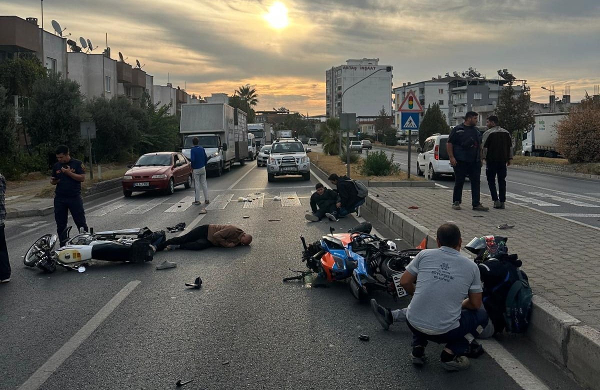 UMURLU’DA MOTOSİKLETLER ÇARPIŞTI: 3 YARALI