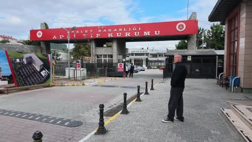 Ünlülere yönelik yürütülen uyuşturucu soruşturması kapsamında 20 isim Adli Tıp Kurumuna sevk...