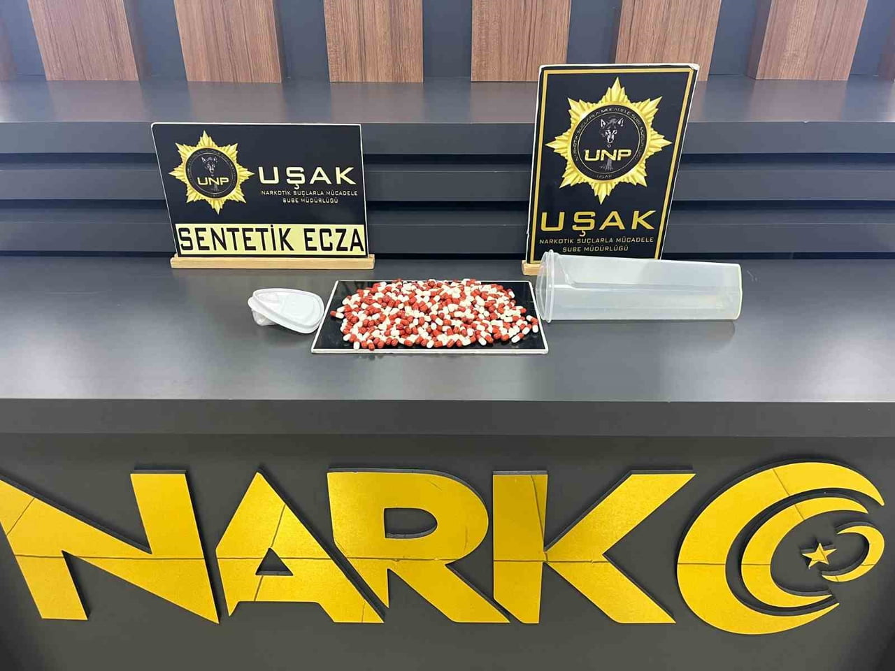 UŞAK’TA BELİRLİ TARİHLER ARASINDA DÜZENLENEN UYUŞTURUCU OPERASYONLARINDA GÖZALTINA ALINAN 17 KİŞİ...