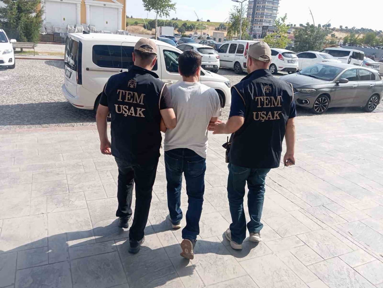 UŞAK’TA FETÖ/PDY ÜYELİĞİNDEN 6 YIL 10 AY 15 GÜN KESİNLEŞMİŞ HAPİS CEZASI BULUNAN ŞAHIS...