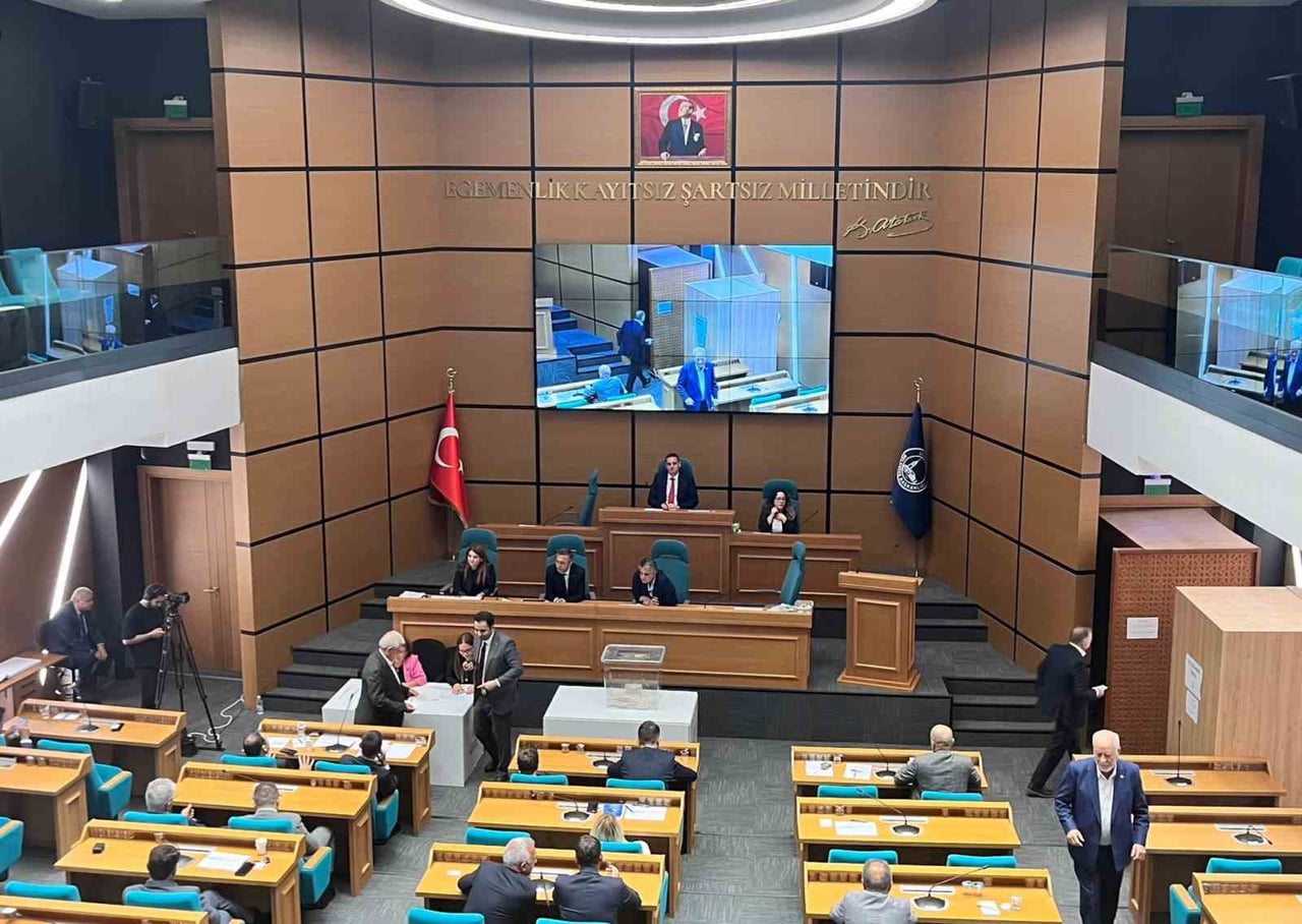 ÜSKÜDAR BELEDİYESİ BAŞKAN VEKİLİ SEÇİMİNİN İKİNCİ TURU DA TAMAMLANIRKEN, ADAYLAR GEREKLİ ÇOĞUNLUĞU...