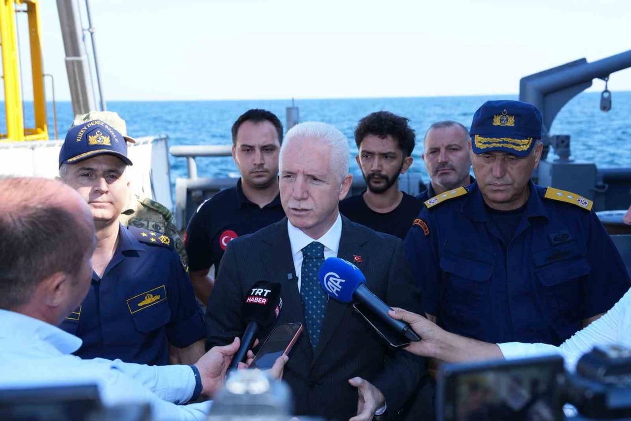 VALİ GÜL, İNCELEMELERİNİN ARDINDAN BASIN MENSUPLARINA AÇIKLAMALARDA BULUNDU.