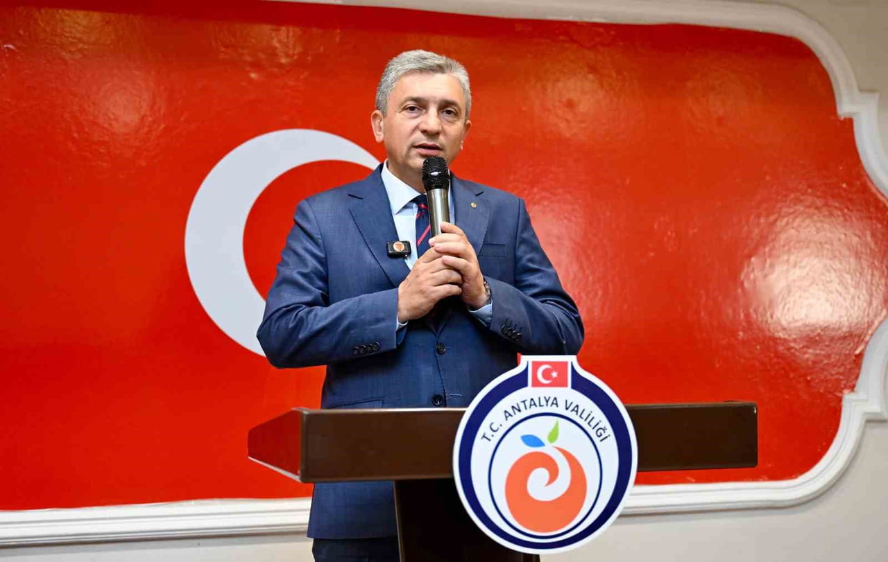 VALİ HULUSİ ŞAHİN