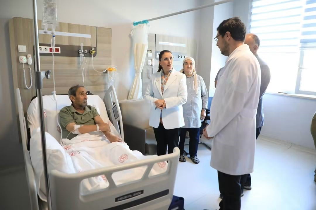 VALİ NURTAÇ ARSLAN, BARTIN DEVLET HASTANESİ'NDE TEDAVİ GÖREN KIBRIS GAZİSİ ALİ SOYÖZ'E GEÇMİŞ...