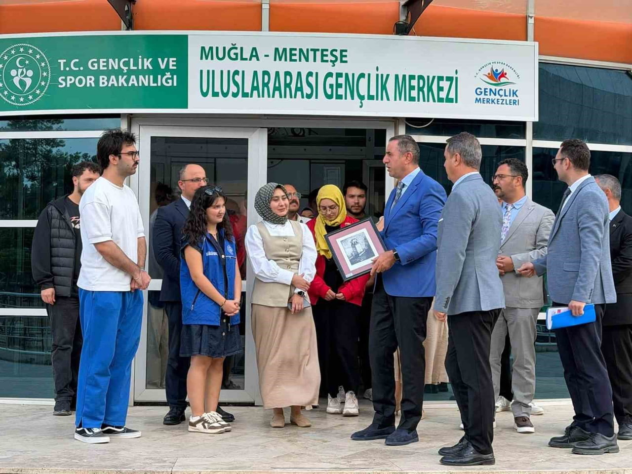 VALİ YARDIMCISI CEHVEROĞLU, ULUSLARARASI GENÇLİK MERKEZİNDE İNCELEME YAPTI