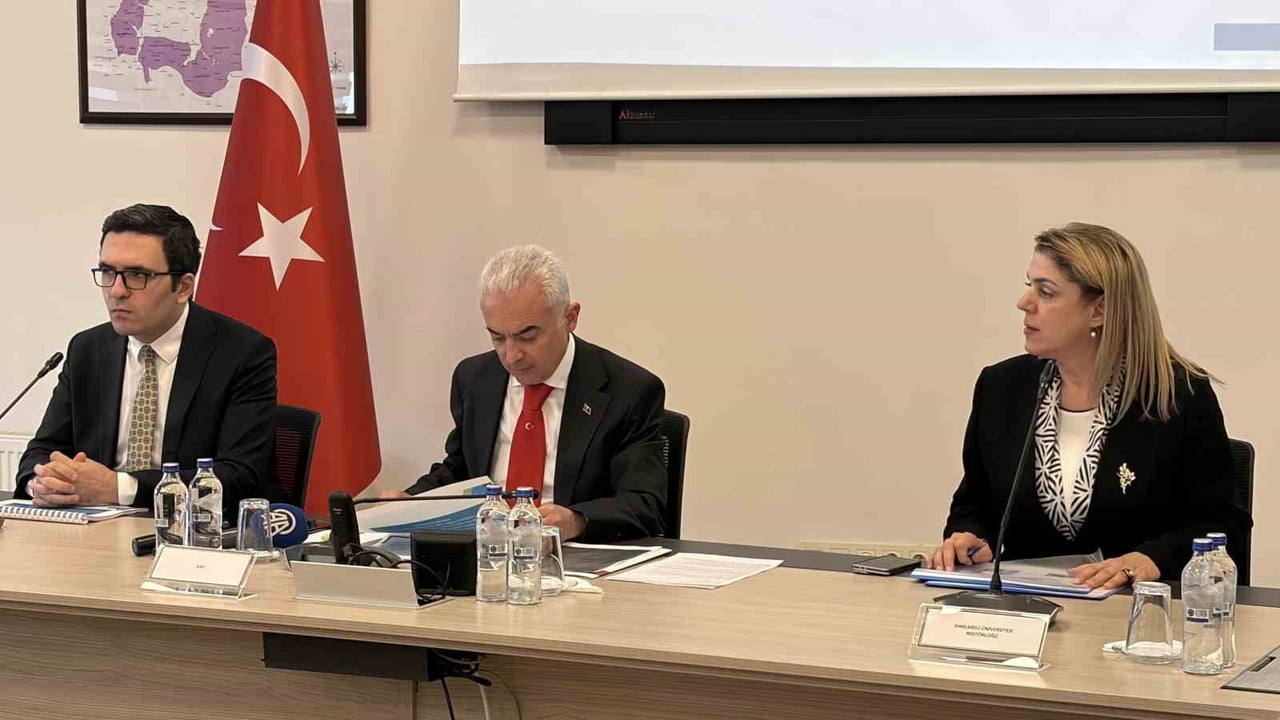 VALİLİK KOORDİNATÖRLÜĞÜNDE DÜZENLENEN TOPLANTI İL ÖZEL İDARESİ MECLİS SALONU’NDA GERÇEKLEŞTİRİLDİ....
