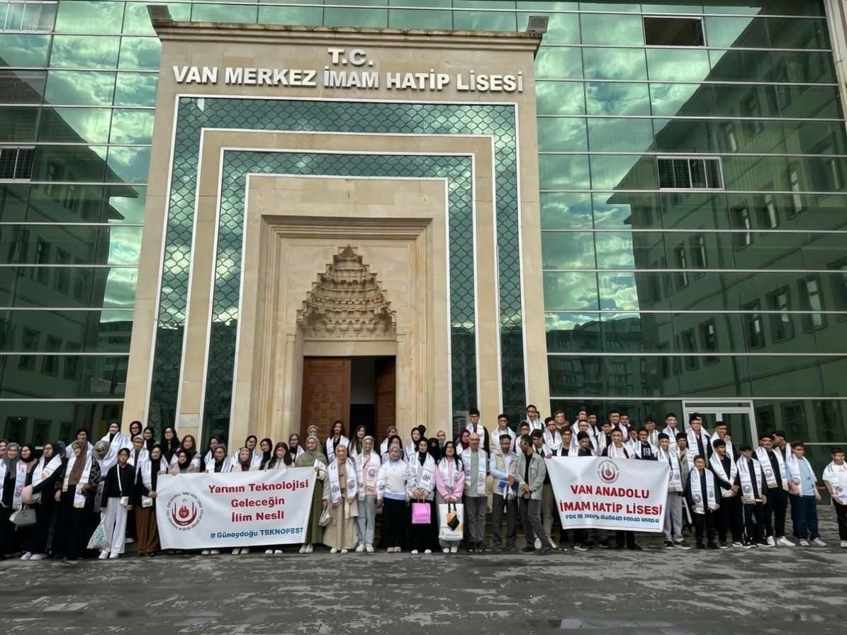 VAN ANADOLU İMAM HATİP LİSESİ, GÜNEYDOĞU TEKNOFEST’E KATILIM SAĞLAMAK AMACIYLA ORTAOKUL VE LİSE...