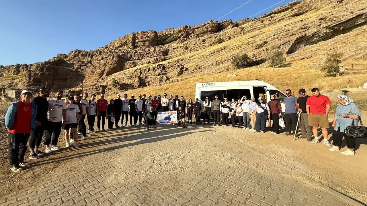 VANGÖLÜ AKTİVİSTLERİ DERNEĞİ VE TATVAN RUNNİNG CLUB İŞ BİRLİĞİYLE DÜZENLENEN DOĞA YÜRÜYÜŞÜNDE 60...