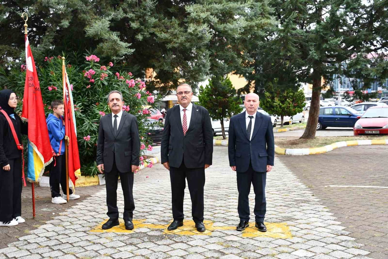 VEZİRKÖPRÜ’DE 2026-2027 EĞİTİM-ÖĞRETİM YILININ BAŞLAMASI DOLAYISIYLA İLKÖĞRETİM HAFTASI KUTLAMA...