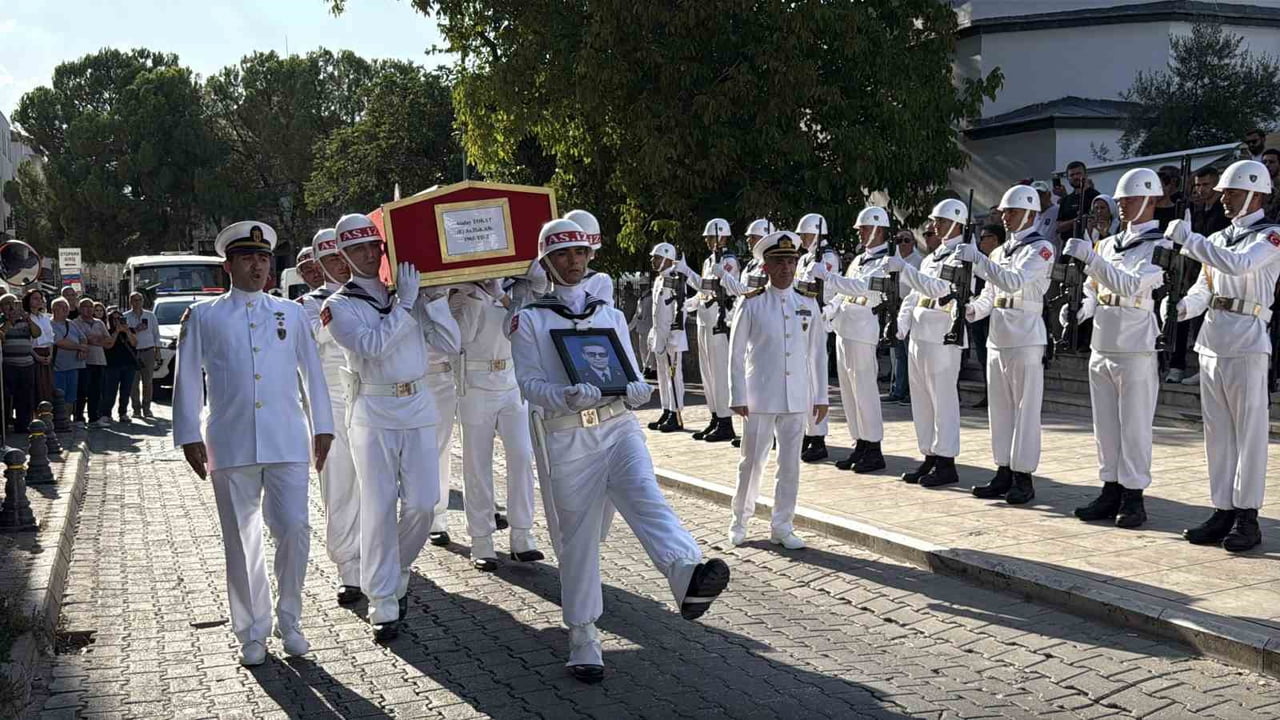 YARGITAY ONURSAL DAİRE BAŞKANI ATALAY TOKAT ASKERİ TÖRENLE SON YOLCULUĞUNA UĞURLANDI