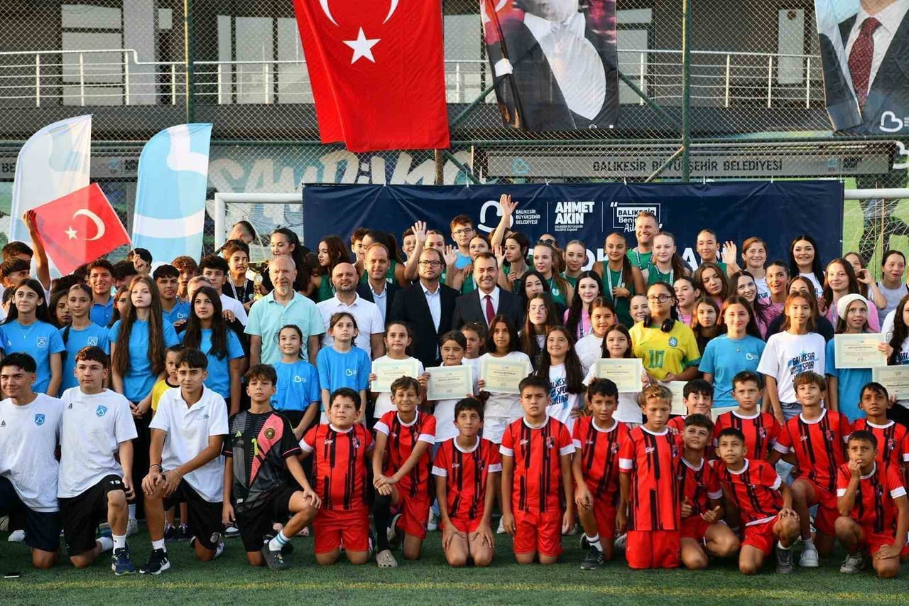 YAZ SPOR OKULLARI KAPANIŞ TÖRENİ GERÇEKLEŞTİRİLDİ