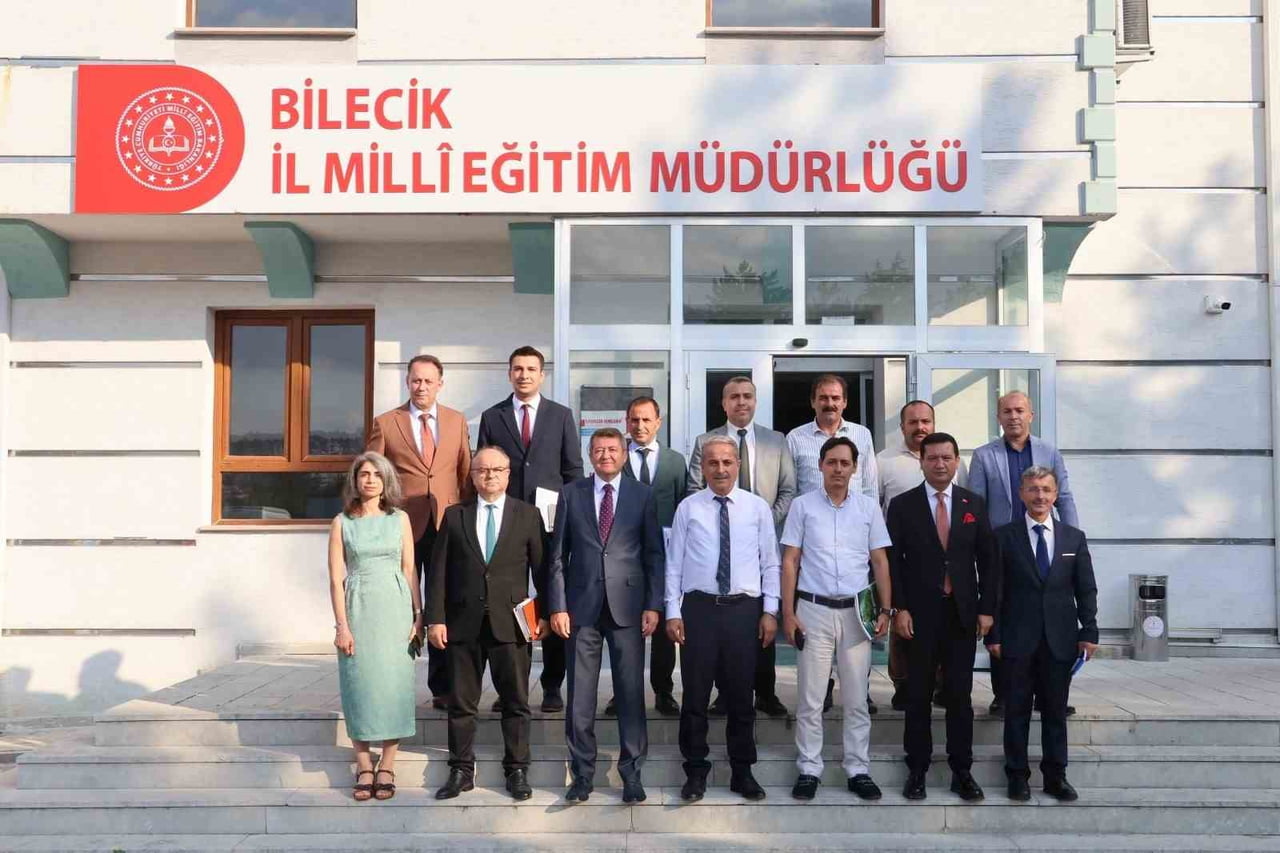 YENİ EĞİTİM ÖĞRETİM YILI HAZIRLIKLARI DEĞERLENDİRİLDİ
