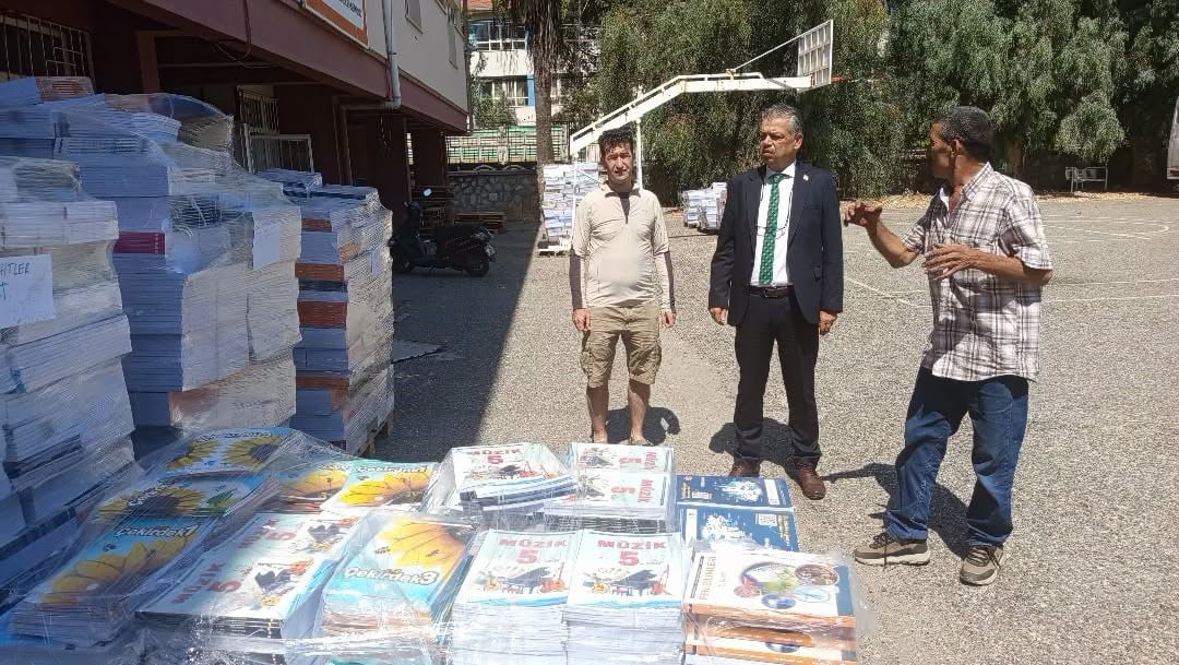 YENİ EĞİTİM ÖĞRETİM YILININ BAŞLAMASINA SAYILI GÜNLER KALA NAZİLLİ’DE ÖĞRENCİLERİN DERS...