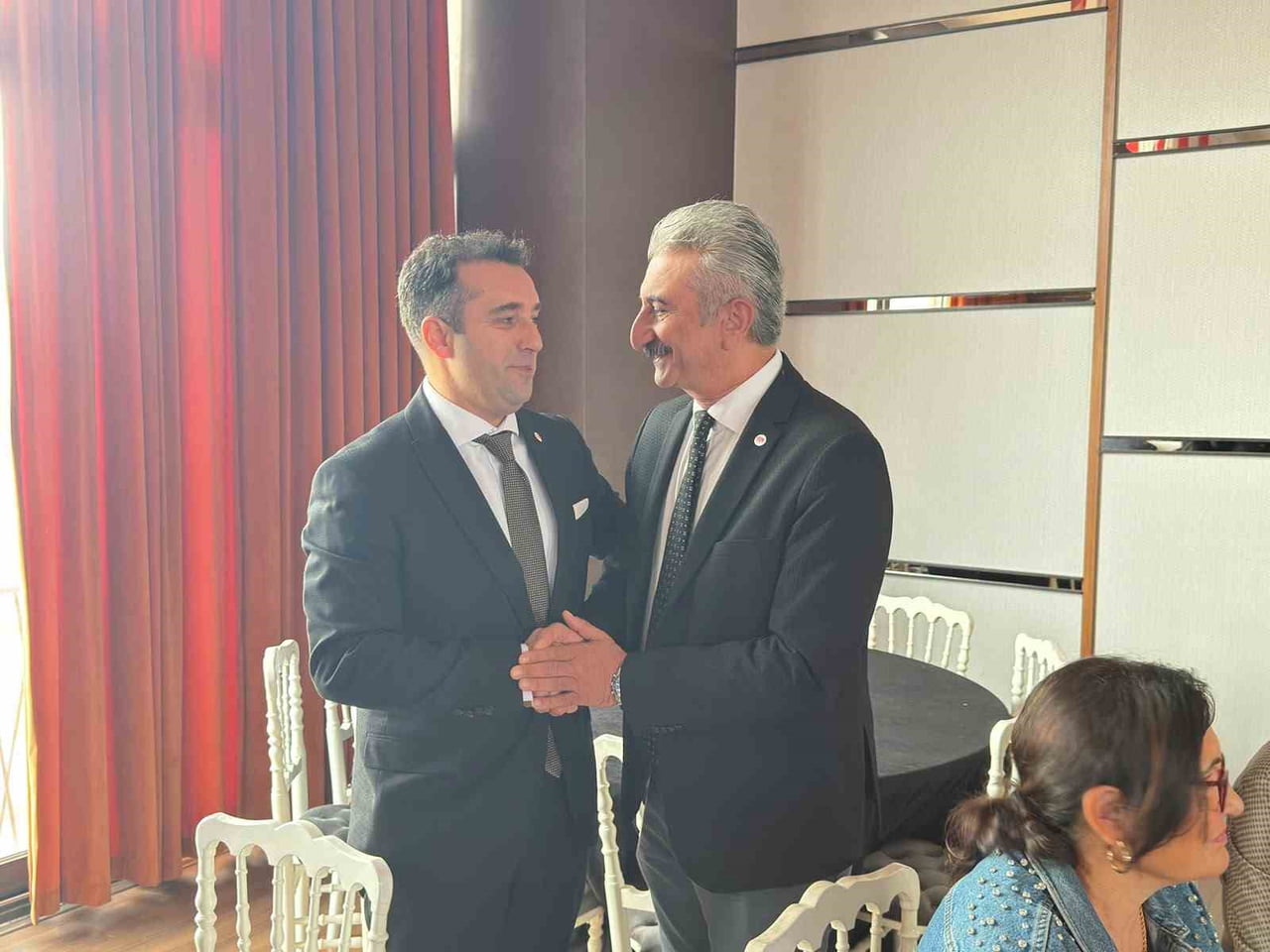 YENİ PARTİ NİLÜFER İLÇE BAŞKANLIĞI SEÇİMİNDE AHMET EREN MEMİÇ İLE YASEMİN ADALI’NIN YARIŞTIĞI...