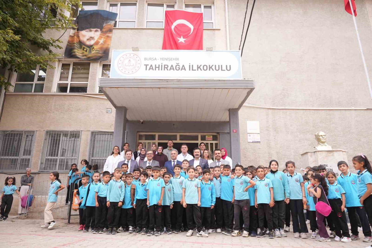 YENİŞEHİR BELEDİYE BAŞKANI ERCAN ÖZEL, YENİ EĞİTİM ÖĞRETİM YILININ BAŞLAMASIYLA BİRLİKTE, YILLAR...