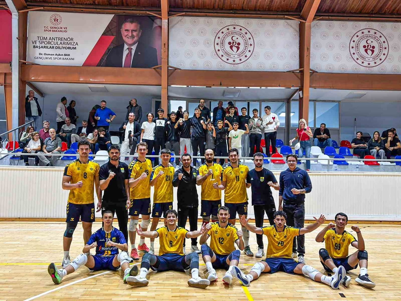 YENİŞEHİR BELEDİYESPOR VOLEYBOL TAKIMI, 2026-2027 SEZONUNUN İLK MAÇINDA GÜNER KARAKAYA SPOR...