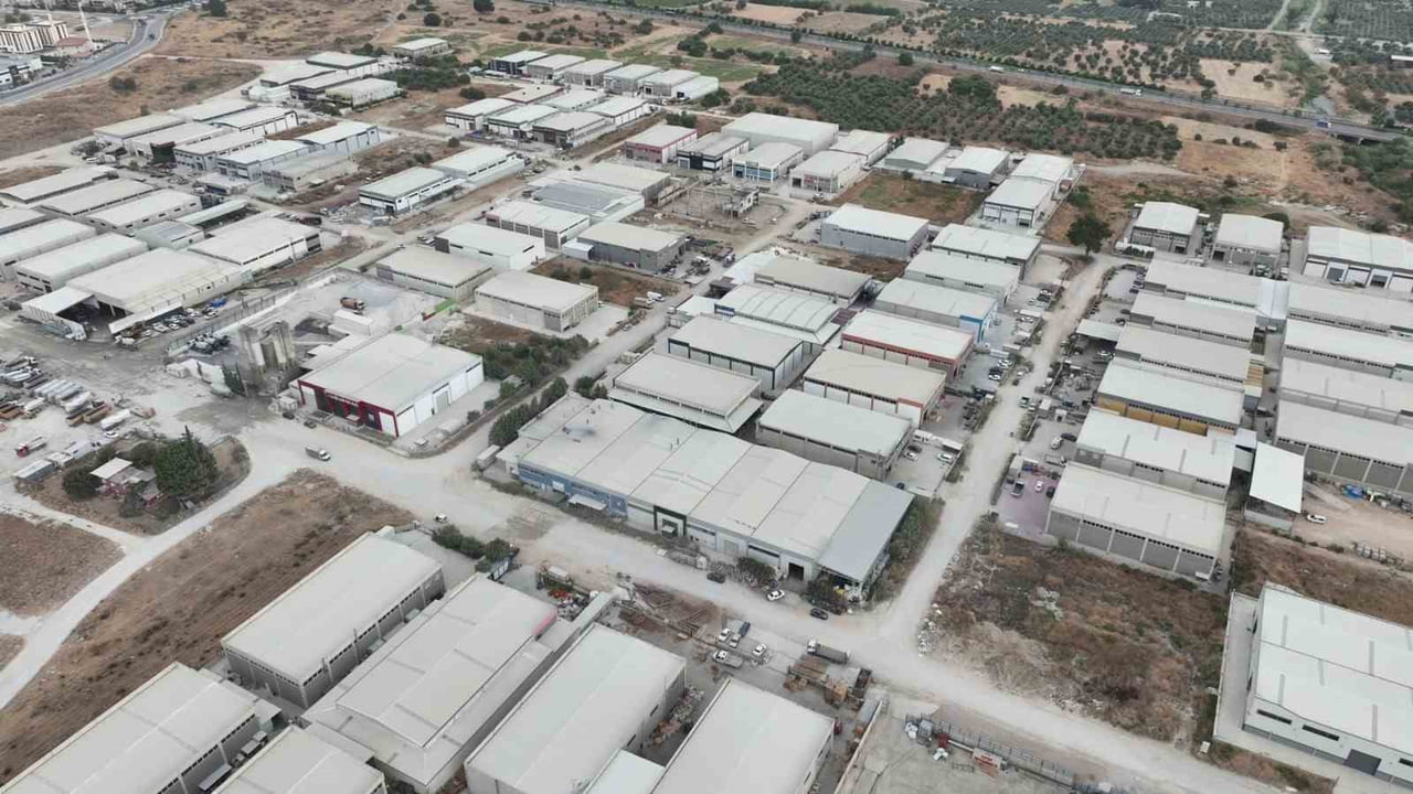 YILLARDIR YOL VE ALTYAPI SORUNLARIYLA GÜNDEME GELEN EVRENOS SANAYİ BÖLGESİ’NİN MURADİYE ORGANİZE...