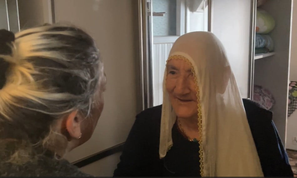 YOZGAT'TA HABER ALAMADIKLARI KOMŞULARININ HAYATINDAN ENDİŞE ETTİLER, EVE GİREN İTFAİYE EKİPLERİ...