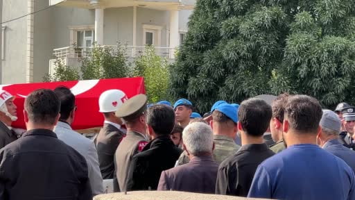 Yüksekova şehidi gözyaşları son yolculuğuna uğurlandı
