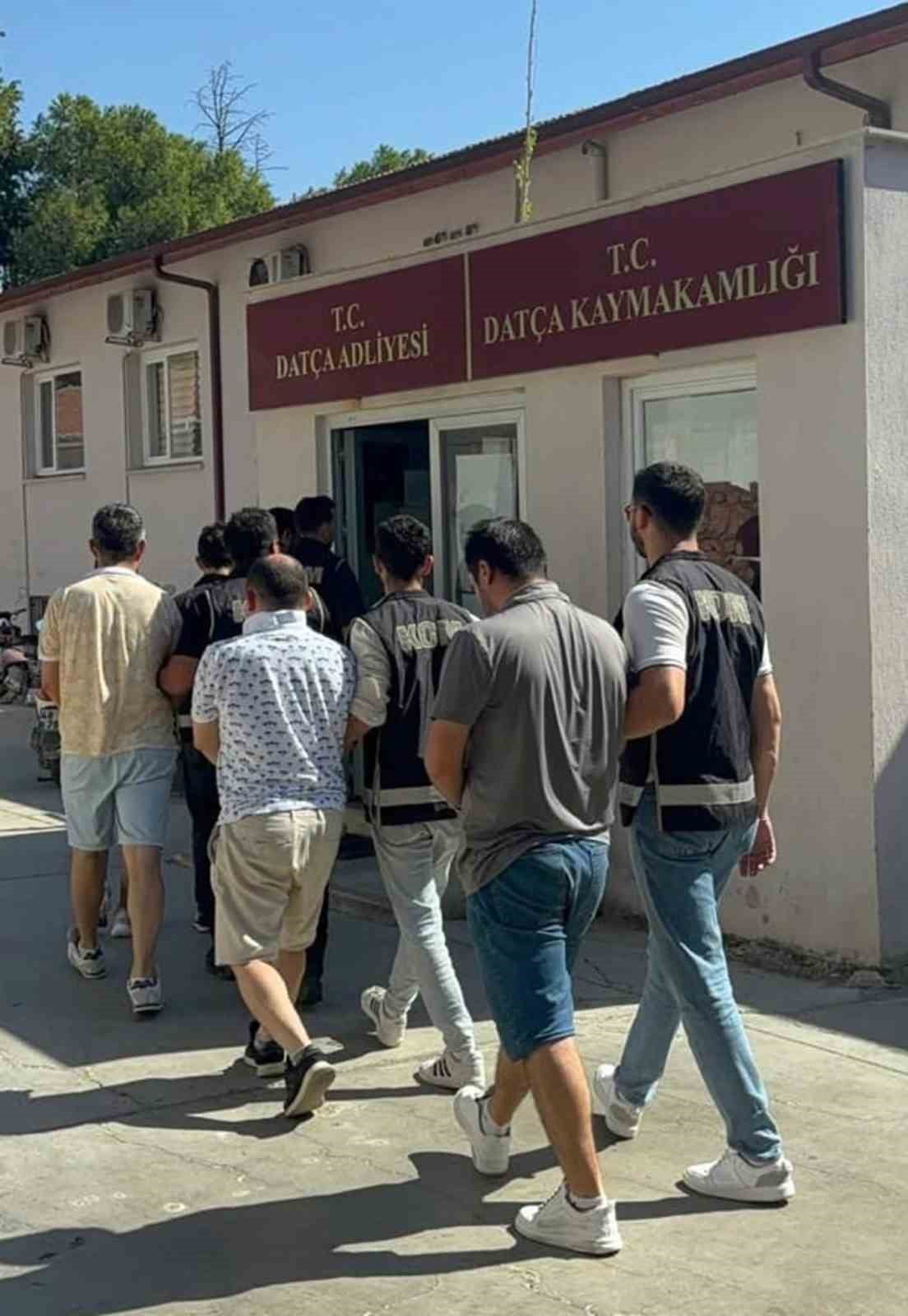 YURT DIŞINA KAÇMAYA ÇALIŞAN FETÖ ÜYELERİ YAKALANDI