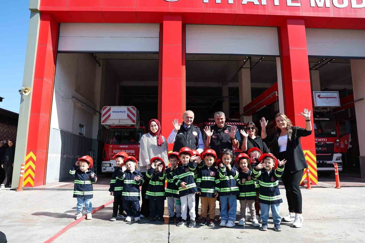 ZİYARET FOTOĞRAF ÇEKİMİ İLE SON BULDU.