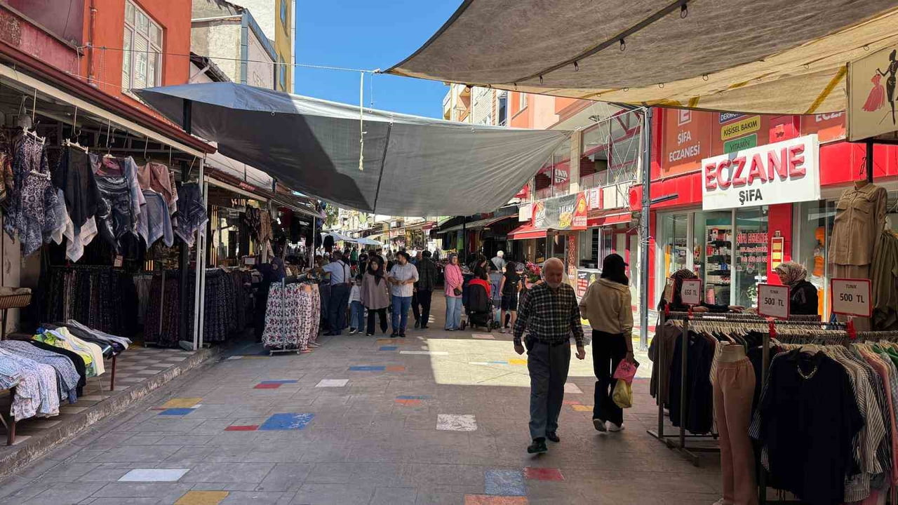 ZONGULDAK (İHA) - ZONGULDAK’IN ALAPLI İLÇESİNDE FINDIK SEZONUNUN SONA YAKLAŞMASIYLA BİRLİKTE...