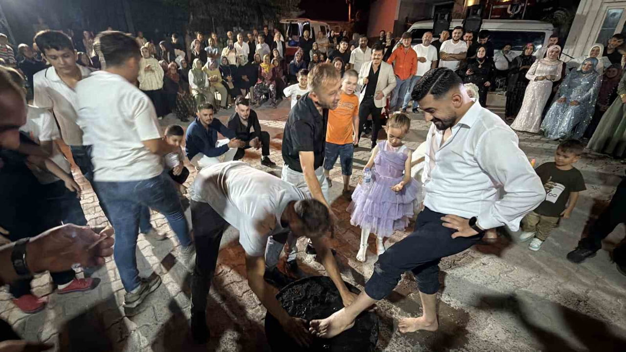 ZONGULDAK’IN ALAPLI İLÇESİNDE ESKİ DÜĞÜN GELENEKLERİNİ YAŞATMAK AMACIYLA DÜZENLENEN DÜĞÜNDE DAMAT...