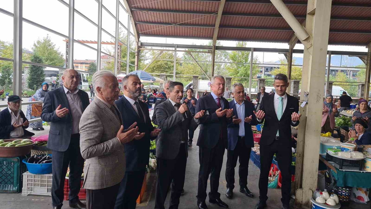 ZONGULDAK’IN ÇAYCUMA İLÇESİNDE AHİLİK HAFTASI KAPSAMINDA ESNAF ZİYARETLERİ...