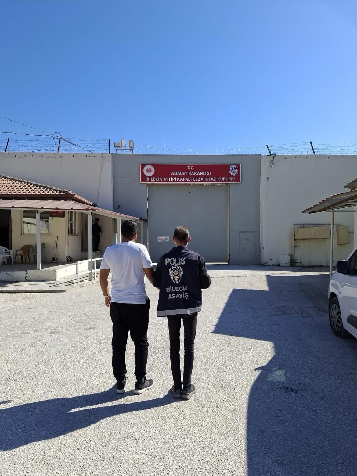 'PARADA SAHTECİLİK' SUÇUNDAN 7 YIL 9 AY HAPİS CEZASI BULUNAN ŞAHIS YAKALANDI