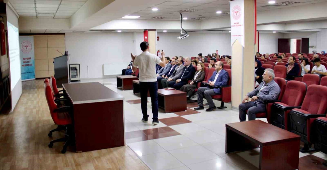 1-31 EKİM MEME KANSERİ FARKINDALIK AYI KAPSAMINDA, KAYSERİ DEVLET HASTANE'SİNDE GÖREV YAPAN GENEL...