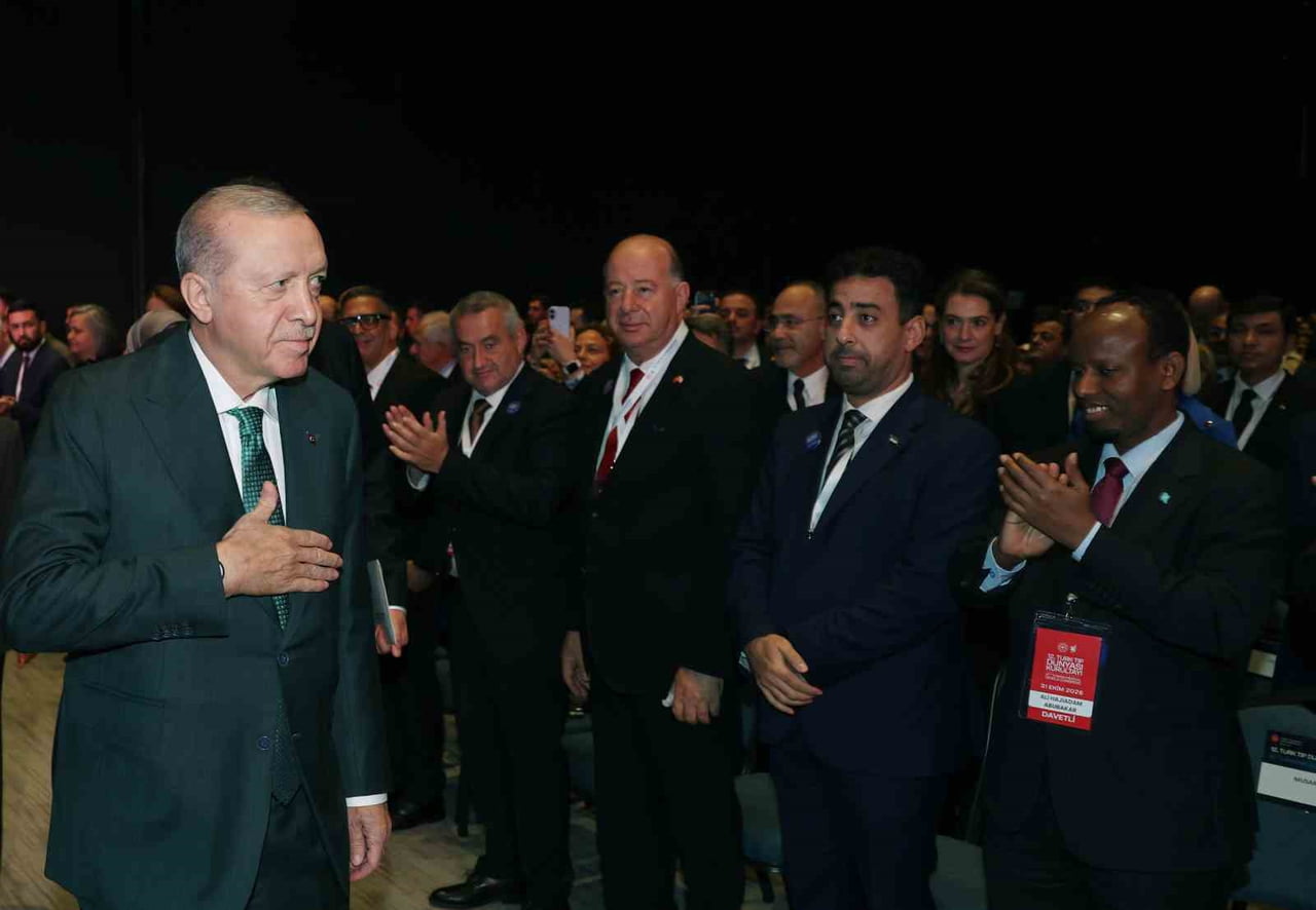 12. TÜRK TIP DÜNYASI KURULTAYI İLE TÜRKİYE SAĞLIK ENSTİTÜLERİ BAŞKANLIĞI (TÜSEB) AZİZ SANCAR...