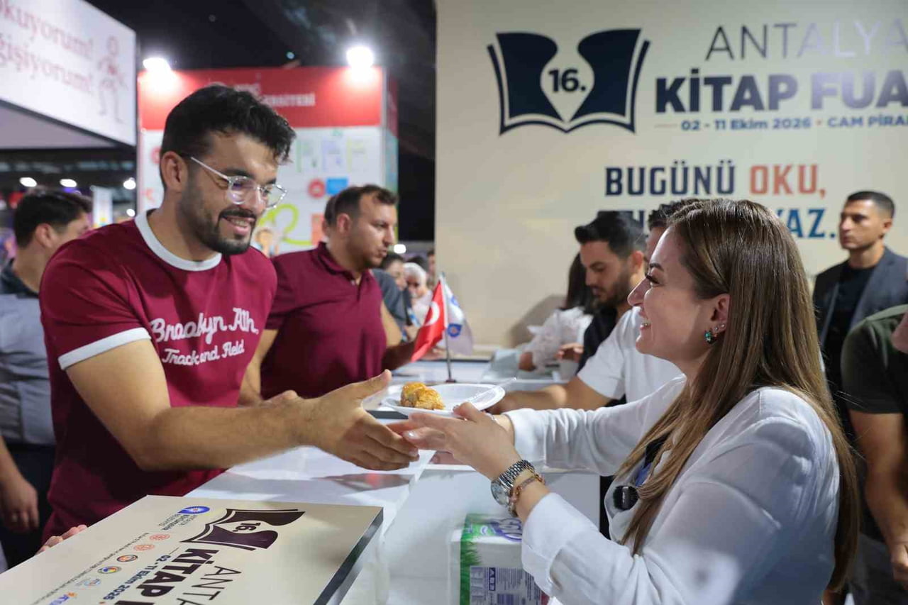 16. ANTALYA KİTAP FUARI'NI 1 MİLYON 173 BİN 627 KİŞİ ZİYARET ETTİ