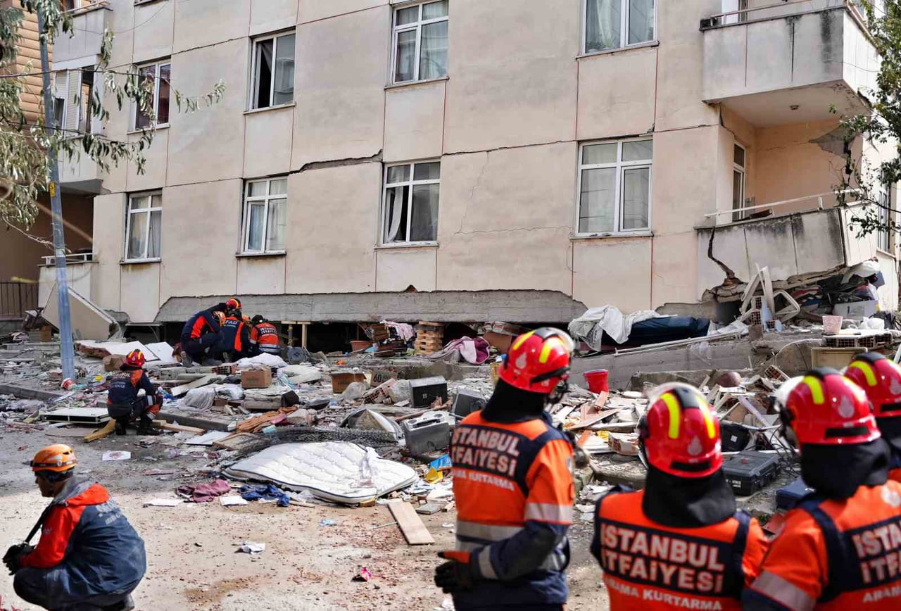 2 KİŞİYİ ARAMA KURTARMA ÇALIŞMALARI SÜRÜYOR
