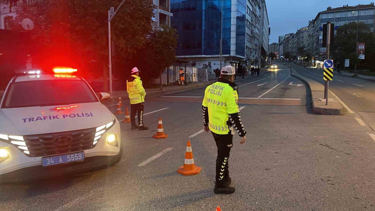 29 EKİM CUMHURİYET BAYRAMI KUTLAMALARI KAPSAMINDA İSTANBUL'DA BAZI YOLLAR TRAFİĞE KAPATILDI. 29...
