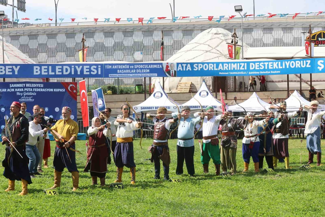 50 YAŞ VE ÜZERİNDEKİ 120 LİSANSLI SPORCU, "AKSAÇLILAR AÇIK HAVA PUTA FEDERASYON KUPASI" İÇİN...